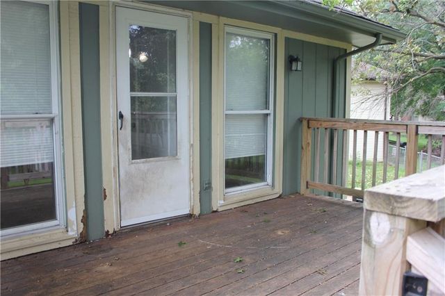 8400 Bradley Court, Belton, MO 64012