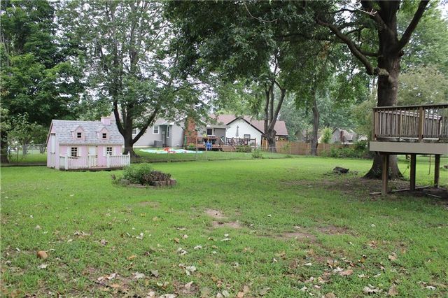 8400 Bradley Court, Belton, MO 64012