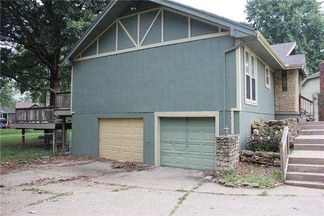 8400 Bradley Court, Belton, MO 64012