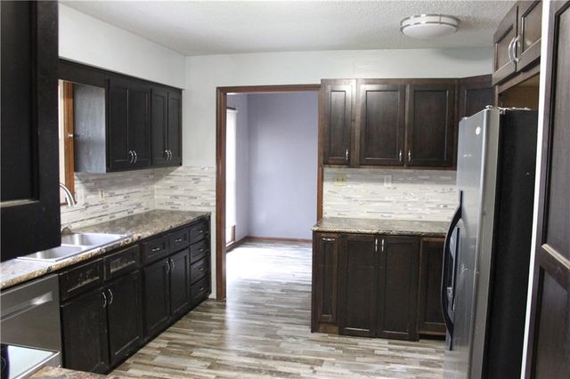 8400 Bradley Court, Belton, MO 64012