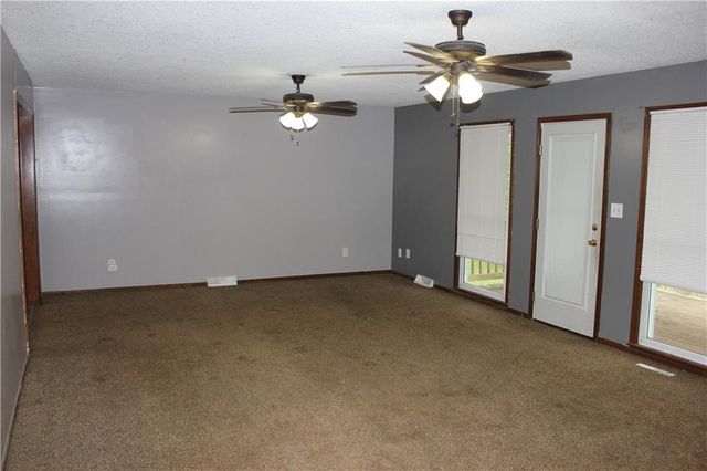 8400 Bradley Court, Belton, MO 64012