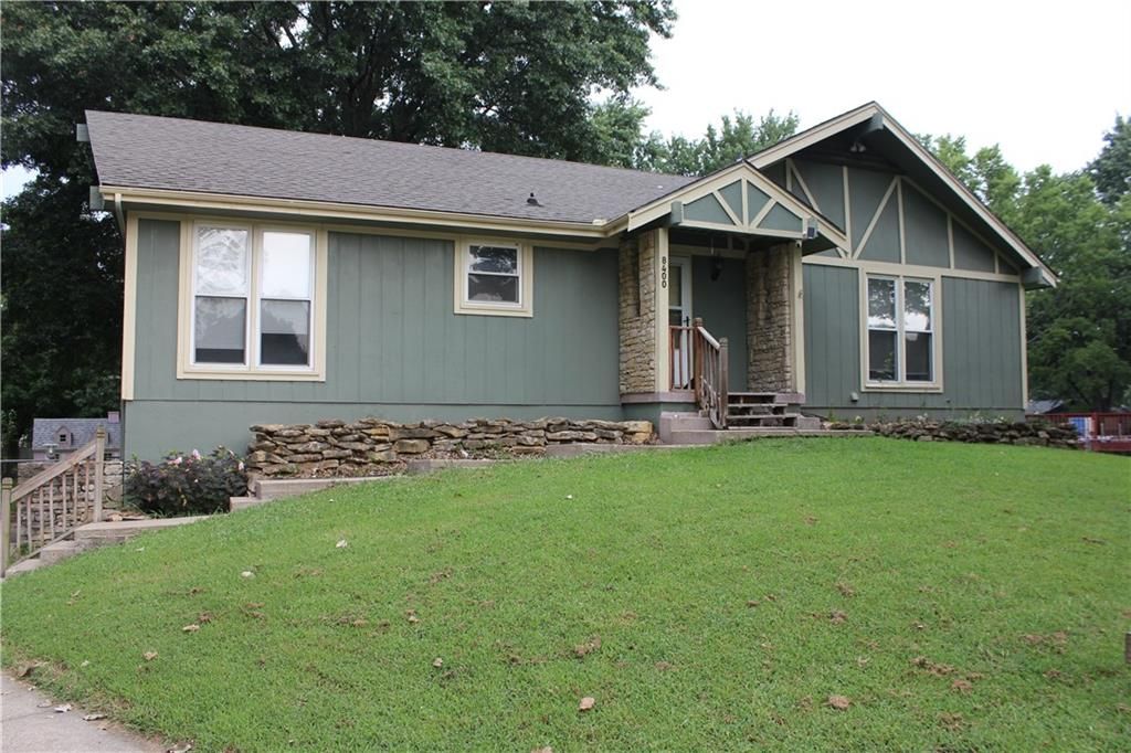 8400 Bradley Court, Belton, MO 64012