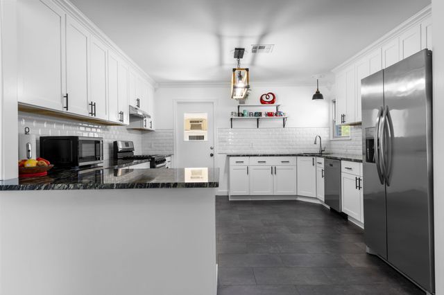 3801 Erath Avenue, Waco, TX 76710