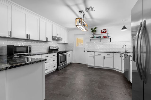 3801 Erath Avenue, Waco, TX 76710