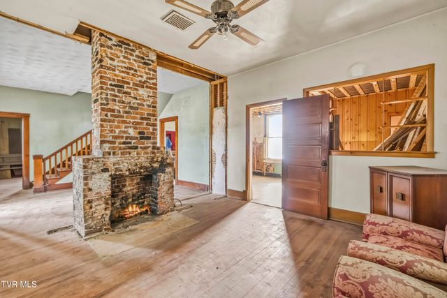 6130 Newport Highway, Greeneville, TN 37743