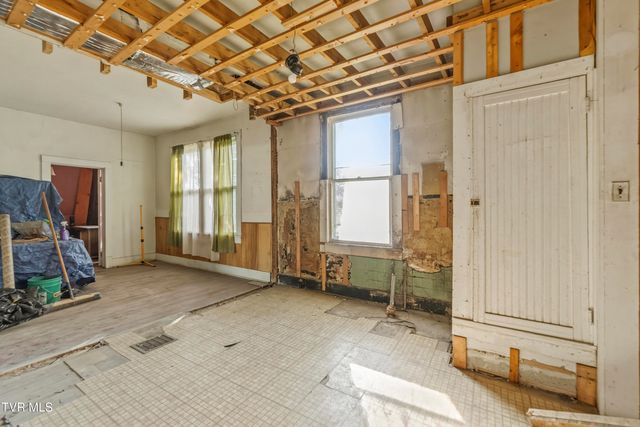 6130 Newport Highway, Greeneville, TN 37743