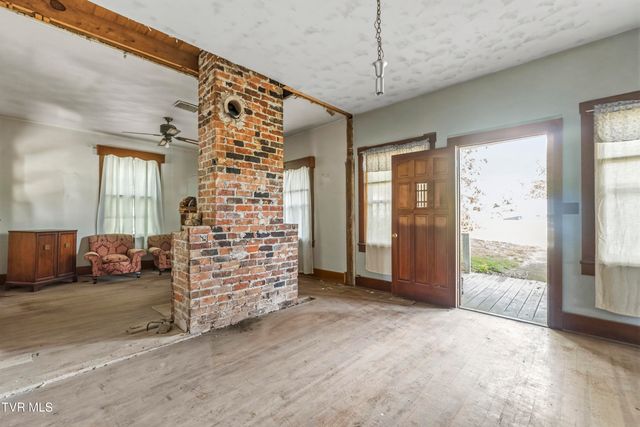 6130 Newport Highway, Greeneville, TN 37743