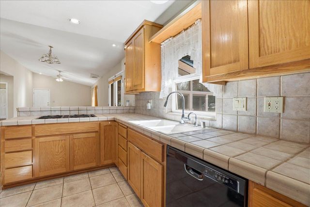 4881 China Camp Dr, Placerville, CA 95667