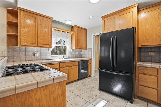 4881 China Camp Dr, Placerville, CA 95667