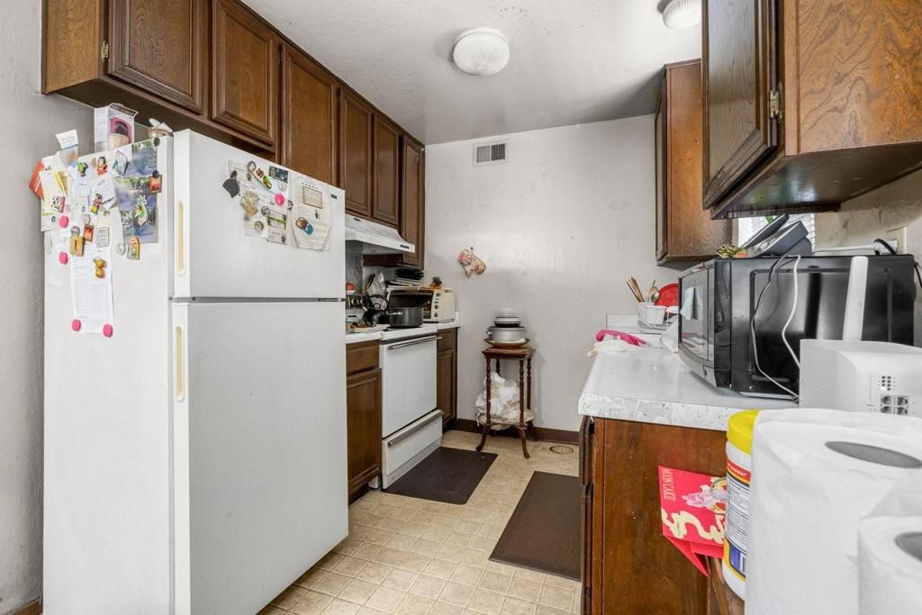 Image 24 of property listing at 3330 Cabrillo Avenue, Santa Clara, CA 95051