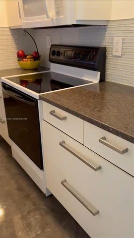211 S Ocean Dr 204, Hollywood, FL 33019