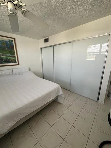 211 S Ocean Dr 204, Hollywood, FL 33019