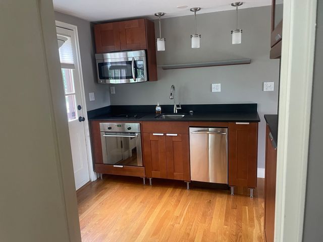 39 Prospect St 3, Marblehead, MA 01945