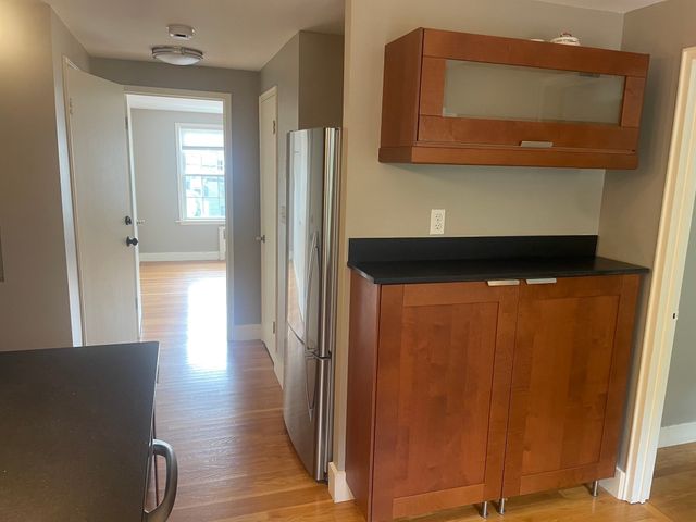 39 Prospect St 3, Marblehead, MA 01945