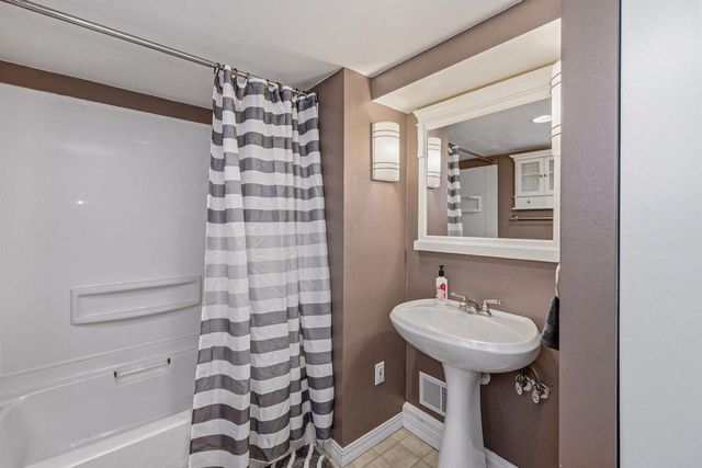 1920 S 90th STREET, West Allis, WI 53227