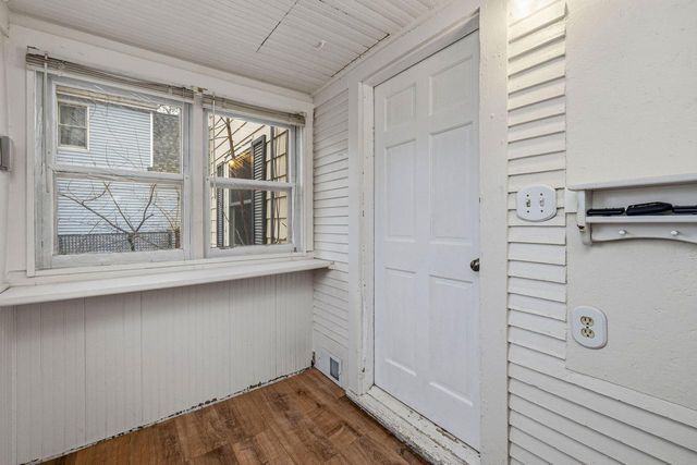 1920 S 90th STREET, West Allis, WI 53227