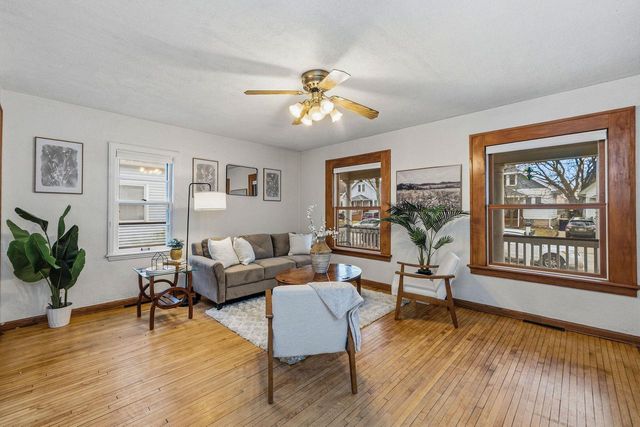 1920 S 90th STREET, West Allis, WI 53227