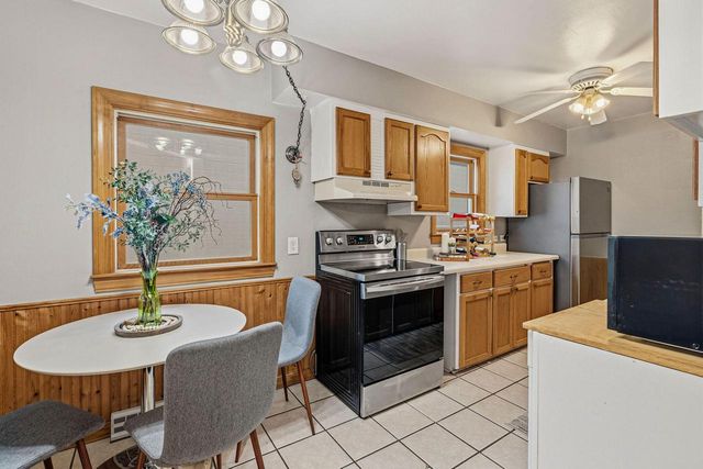 1920 S 90th STREET, West Allis, WI 53227