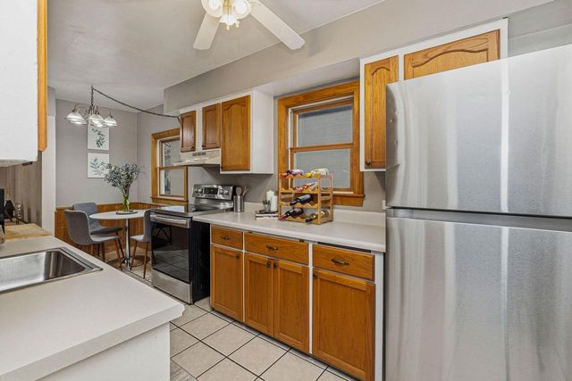 1920 S 90th STREET, West Allis, WI 53227