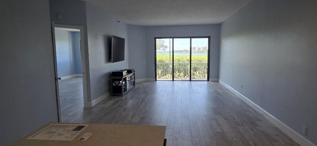 200 Waterway Road 104, Tequesta, FL 33469