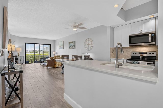 200 Waterway Road 104, Tequesta, FL 33469