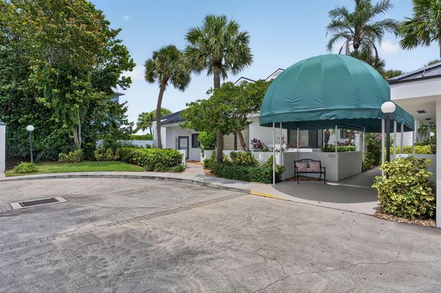 200 Waterway Road 104, Tequesta, FL 33469