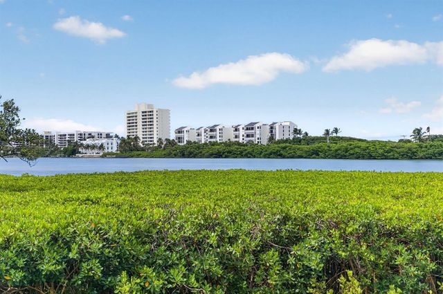 200 Waterway Road 104, Tequesta, FL 33469
