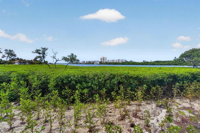 200 Waterway Road 104, Tequesta, FL 33469