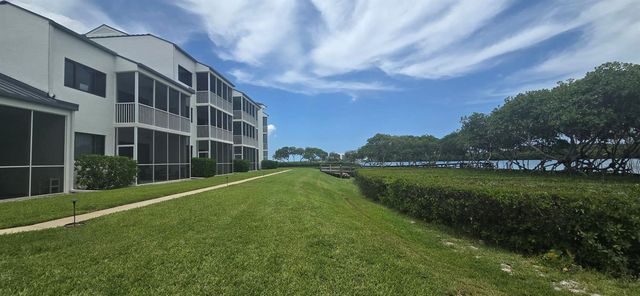 200 Waterway Road 104, Tequesta, FL 33469