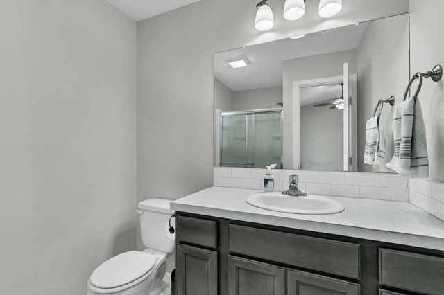 822 S Cattail Cir, Haysville, KS 67060