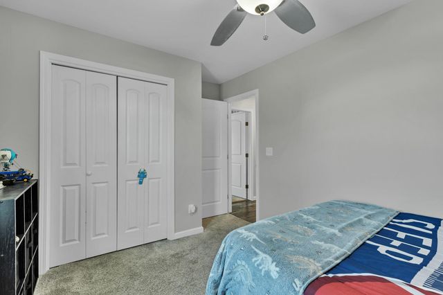 822 S Cattail Cir, Haysville, KS 67060