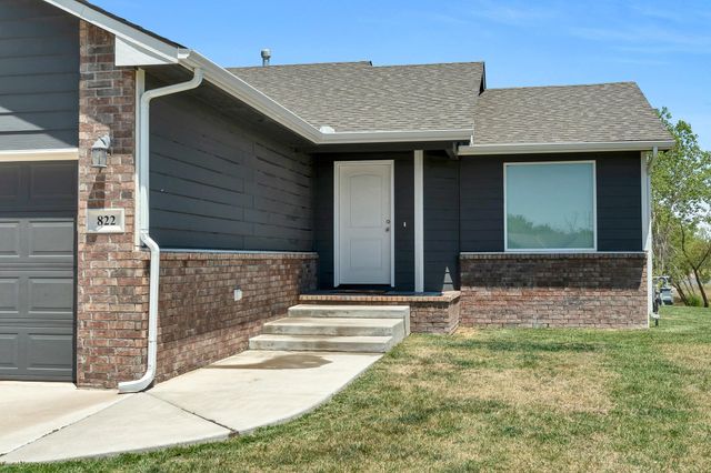 822 S Cattail Cir, Haysville, KS 67060