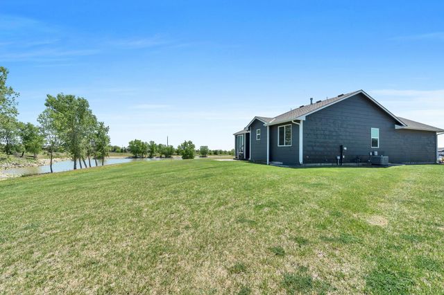 822 S Cattail Cir, Haysville, KS 67060