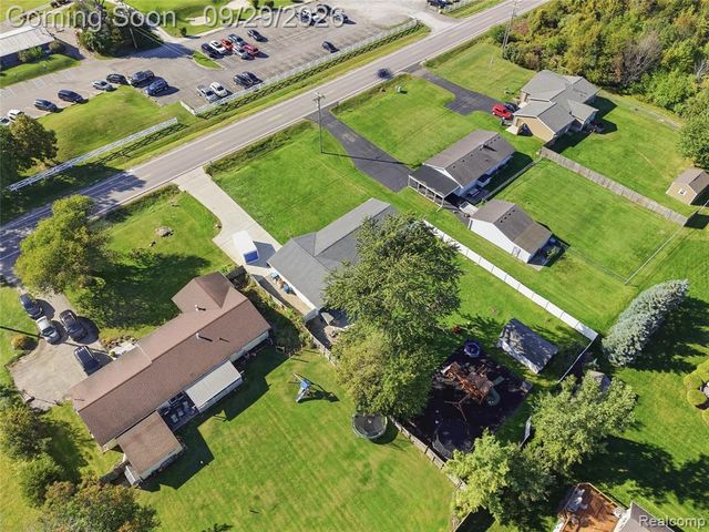 12293 Torrey Road, Fenton, MI 48430