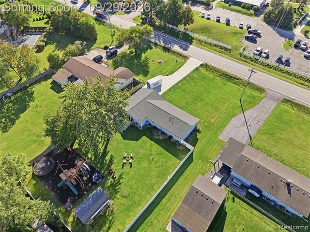12293 Torrey Road, Fenton, MI 48430