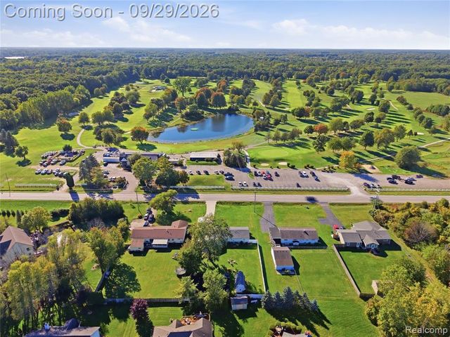 12293 Torrey Road, Fenton, MI 48430