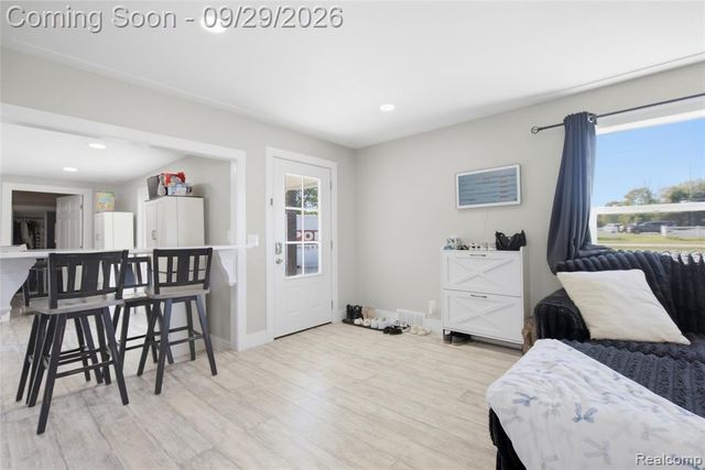 12293 Torrey Road, Fenton, MI 48430