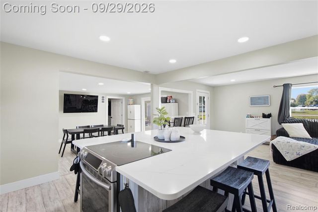 12293 Torrey Road, Fenton, MI 48430