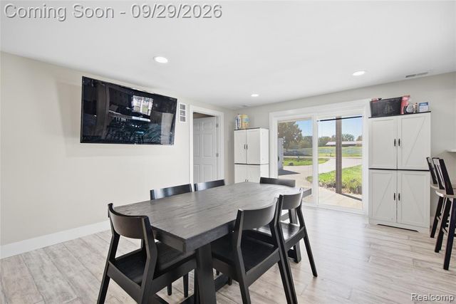 12293 Torrey Road, Fenton, MI 48430
