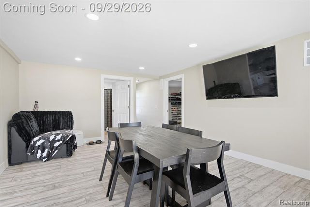 12293 Torrey Road, Fenton, MI 48430
