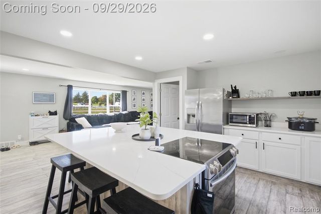 12293 Torrey Road, Fenton, MI 48430