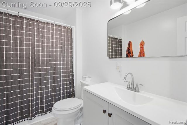 12293 Torrey Road, Fenton, MI 48430