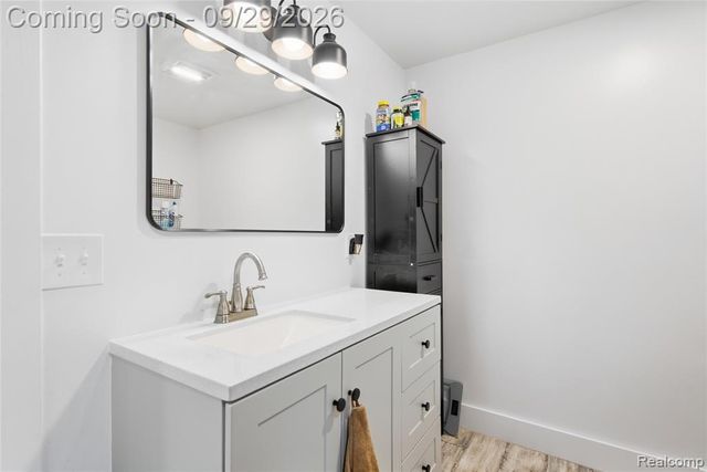 12293 Torrey Road, Fenton, MI 48430