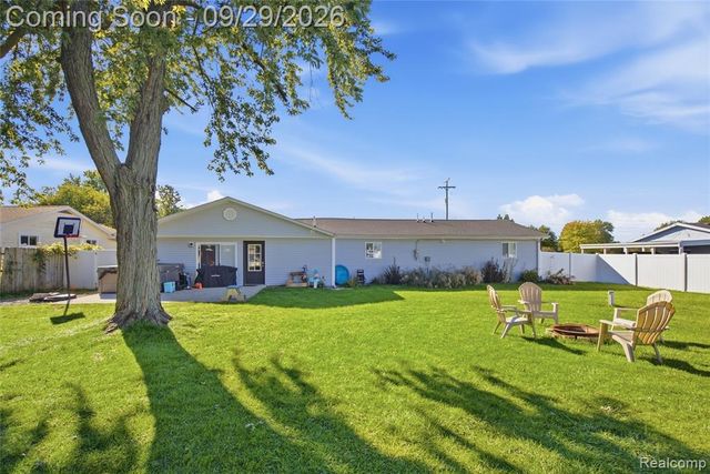 12293 Torrey Road, Fenton, MI 48430