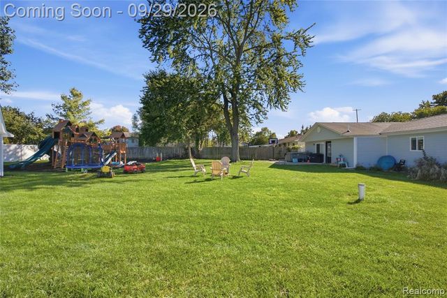 12293 Torrey Road, Fenton, MI 48430