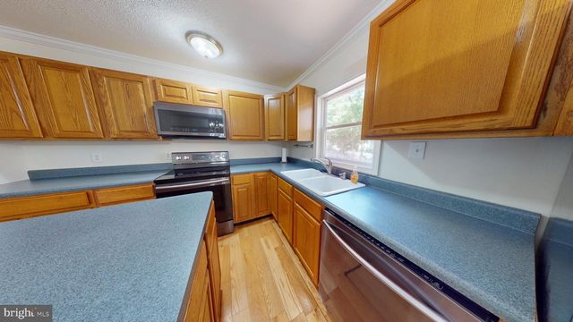 5303 MACWOOD DR, Woodbridge, VA 22193