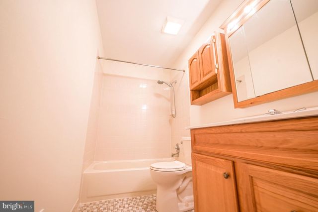 5303 MACWOOD DR, Woodbridge, VA 22193