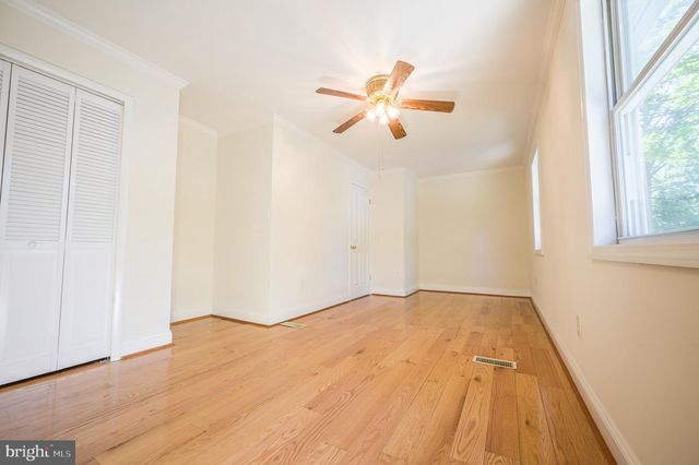 5303 MACWOOD DR, Woodbridge, VA 22193