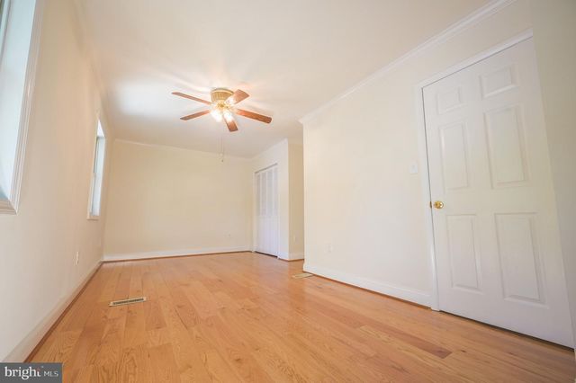 5303 MACWOOD DR, Woodbridge, VA 22193