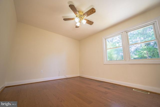 5303 MACWOOD DR, Woodbridge, VA 22193